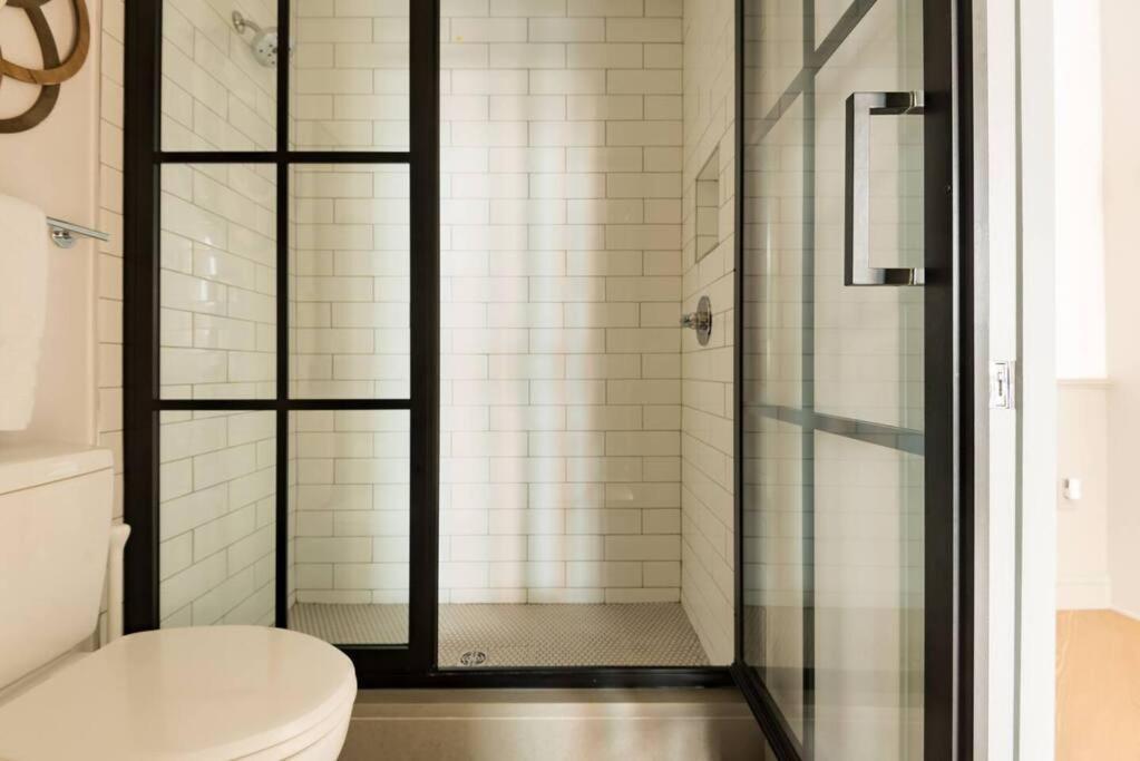 בירמינגהם Trendy Condo! Close To Everthing Downtown מראה חיצוני תמונה